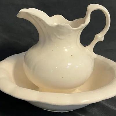 Cream White Basin And Pitcher 