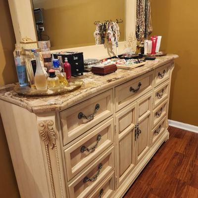 Sale Photo Thumbnail #131