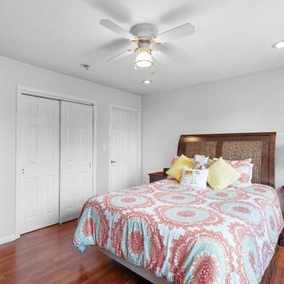 Sale Photo Thumbnail #12