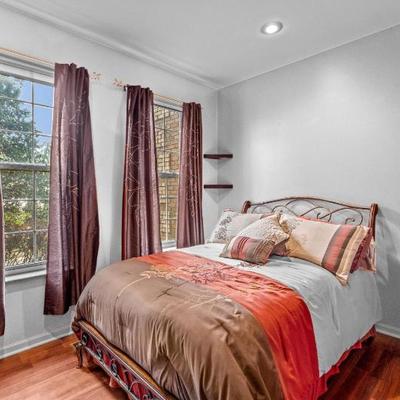 Sale Photo Thumbnail #11