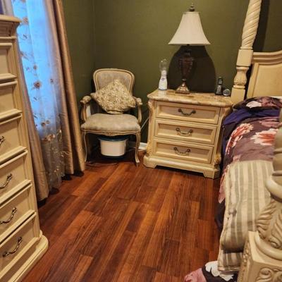 Sale Photo Thumbnail #127