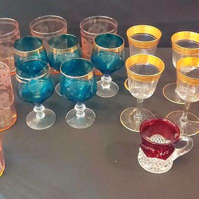 LOTS OF BEAUTIFUL GLASSES