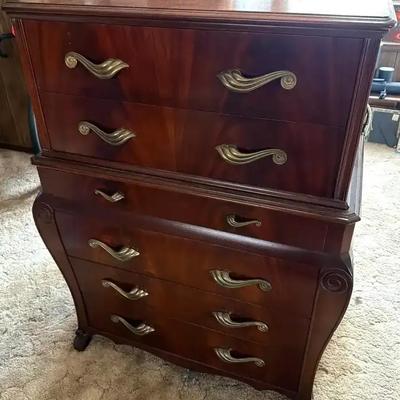 Dark Wood Chest of Drawers with Dovetail Construction