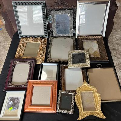 Decorative & Vintage-Style Picture Frame Collection