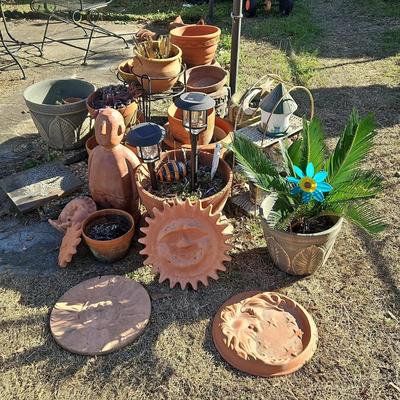 Clay Flowerpots and Garden Décor Collection
