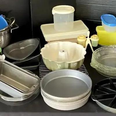 Bakeware & Kitchen Prep Collection, featuring Pans, Pyrex & Tupperware