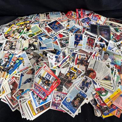 Mystery Lot: Hockey Trading Cards (500+)
