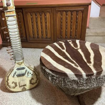 Vintage Rajah Zeetar Electric Sitar & Animal Hide Drum/Stool – Decorative World Music Lot