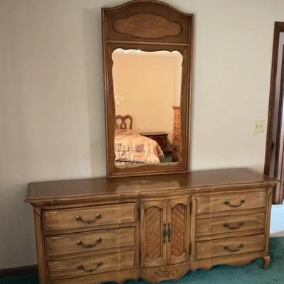 Traditional Wood Bedroom Furniture Set