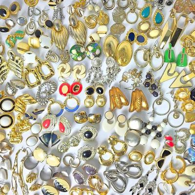 Costume Gold & Silver Tone Vintage & Vintage-Style Earrings