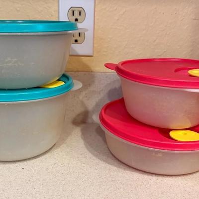 Tupperware Wonderlere Set Of 4 Bowls With Vented Lids