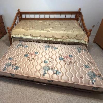 Solid Maple Twin Daybed with Pop-Up Trundle and Mattresses