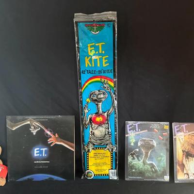 453: E.T. the Extra-Terrestrial Collectibles Lot – Vintage Kite, Puzzles, Plush & Soundtrack