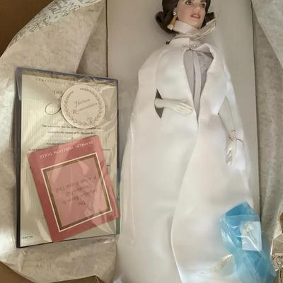 450: The Jackie Doll – Franklin Mint Heirloom Porcelain Doll, White Cape Ensemble, New in Box