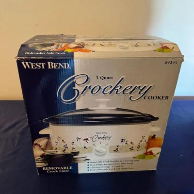 Lot 210: West Bend 3 Qt Crockpot 