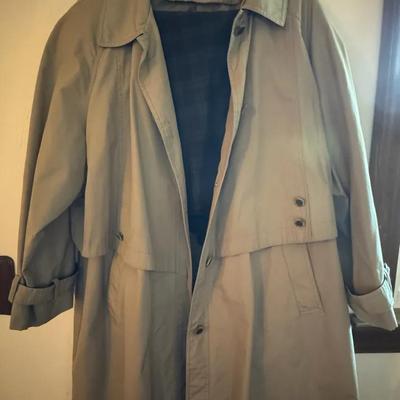 229: Women’s Misty Harbor 22W Petite Trench Coat 
