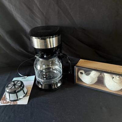 406: Amazon Basics Drip Coffee Maker with New Bird Sugar & Creamer Set
