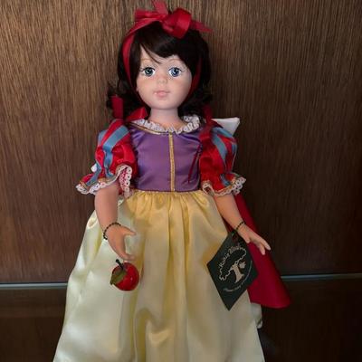 252: Robin Woods Snow White Doll