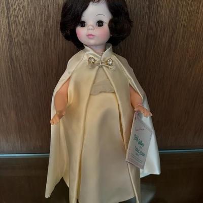 244: Madame Alexander First Ladies Of US. Jacqueline Kennedy 