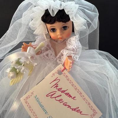 Lot 117:  Madame Alexander Bride Doll