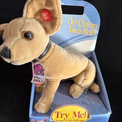 Lot 107: Vintage Taco Bell Chihuahua Plush “¡Yo Quiero Taco Bell!”  Original Box 