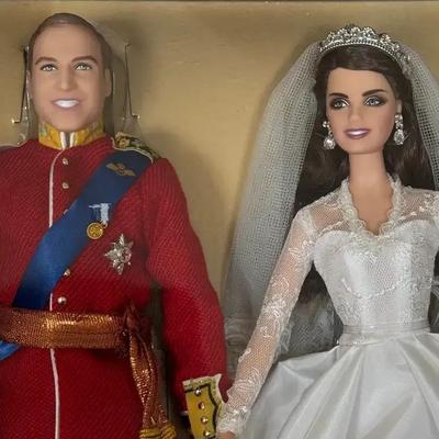 Lot 124:  William And Catherine Royal Wedding