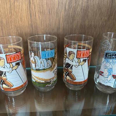 263: Burger King Commemorative Return Of Jedi And Empire Strikes Back Glasses 