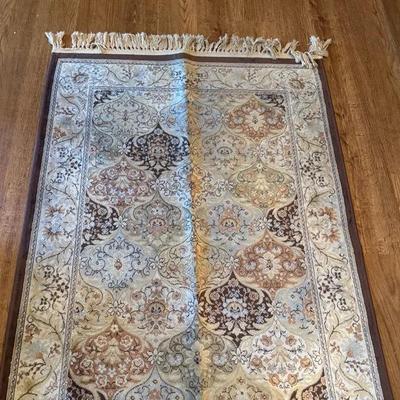 217: Verona Man Made Silk Area Rug 