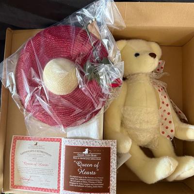 445: Gallery Teddy Bears “Queen of Hearts” Diana Princess of Wales Bear – New in Box