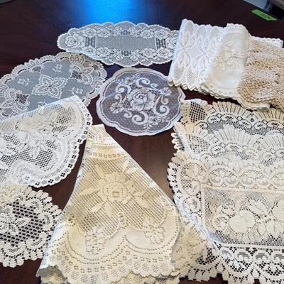 253: Doile Collection. Various Sizes. 