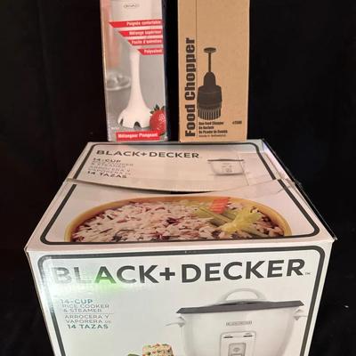 Lot 102:  Boxed Kitchen Appliance Lot – Black+Decker Rice Cooker, Rival Immersion Blender & Pampered