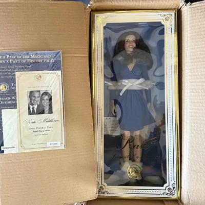 446: Franklin Mint Kate Middleton “Portrait of a Princess” Vinyl Doll – New in Box