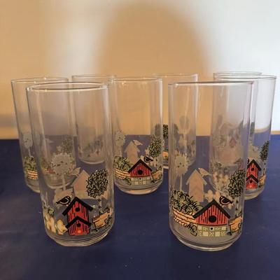 213: Set Of 8 Vintage Drinking Glasses 