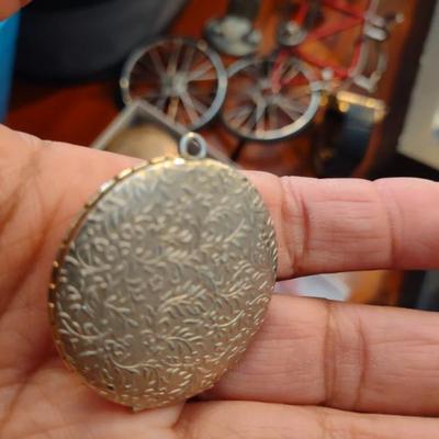 Sale Photo Thumbnail #275