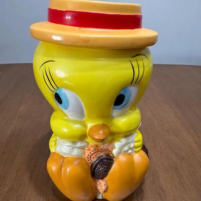 233: Gibson Warner Brothers Tweety Bird Cookie Jar
