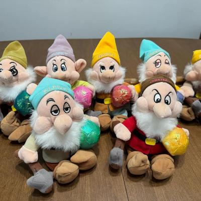 221: Disney Store Plush Seven Dwarfs Gemstone Collection 