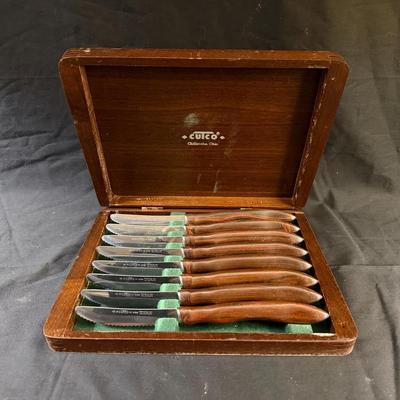 319: Vintage Cutco No. 1058 Steak Knife Set with Wooden Presentation Case (Set of 8)