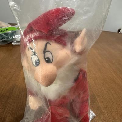 231: Disney Store Holiday Release Cinnamon Scented Grumpy Dwarf