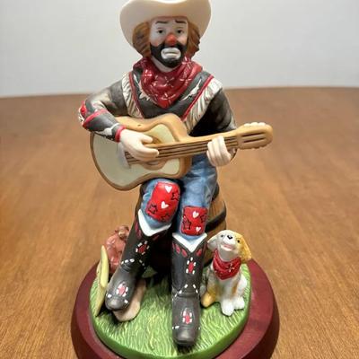 244: “The Singer” Figurine By Emmett Kelly Jr 