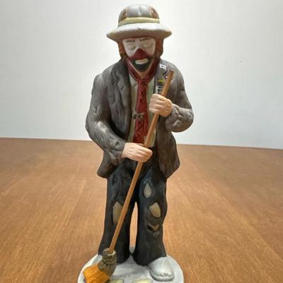 255: Emmett Kelly Jr Sad Clown Street Sweeper Figurine