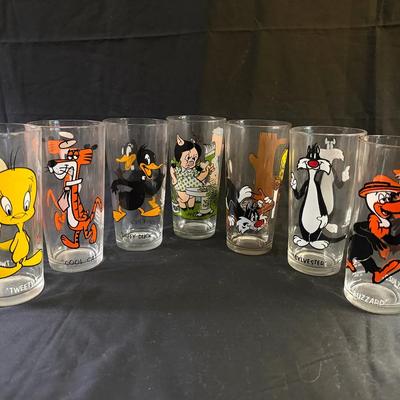 321: Pepsi Collector Series Looney Tunes Character Glasses – Set of 7 (1973 & 1976)