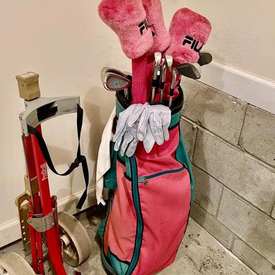 124-GAR: Woman’s Fila Golf Club Set 