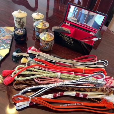042-DR: Japanese Kimono & Tea Accessories – Mixed Decorative Lot