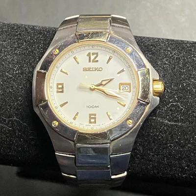 015a-JRY: Seiko Men’s Model 7N42-0BL0 Wristwatch