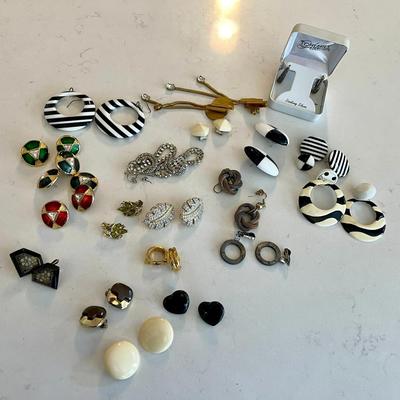 007-JRY: Costume Earring Collection