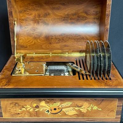 Reuge Music Treasure Chest with 4 1/2" Disc Set of 6 