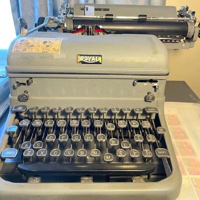 Royal Typewriter 