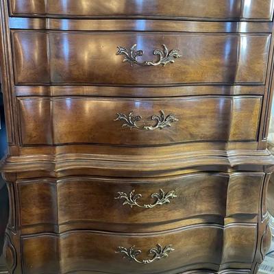 Vintage French Provincial Style Chest & Drawers 