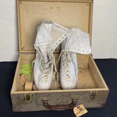 Vintage Roller Skates (Size 9)