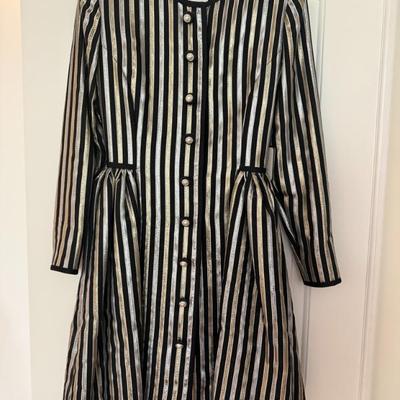 Sale Photo Thumbnail #101: NWTS Vintage Oscar de La Renta Peplum